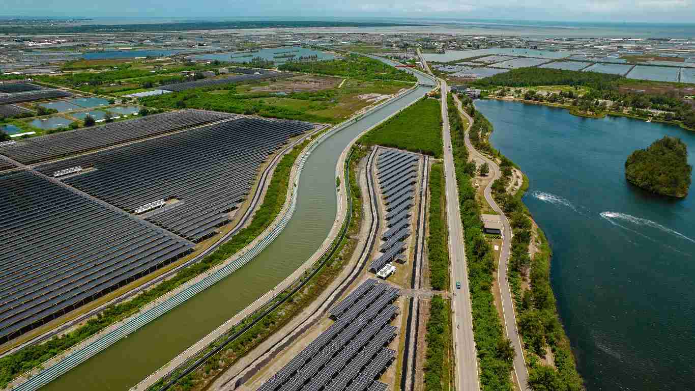 918.COM能源事业提供智慧能源管理、、、、太阳能监控管理、、全方位电厂建置及运维解决方案，，，并拥有管理超过6000案场的经验