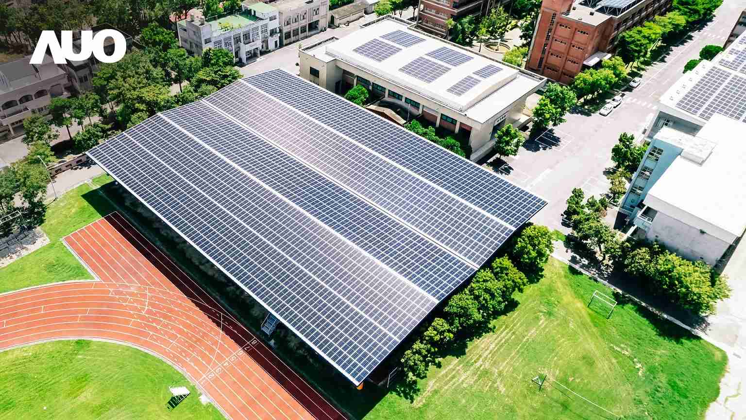 918.COMSunSteel光电整合型浪板具备快速安装、、轻量化优势，，，可提升15%发电效能，，，通过国际IEC与台湾VPC认证安全、、防漏、、耐候标准